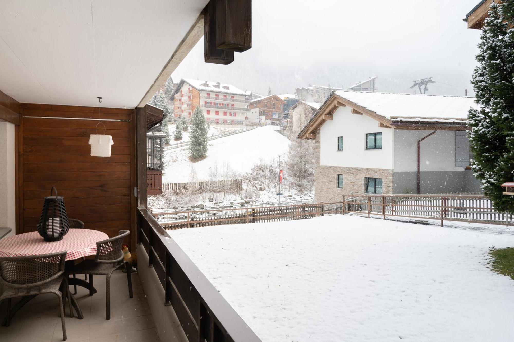 Snowflake-Ski In & Out Next To Matterhorn Express Zermatt Exterior foto